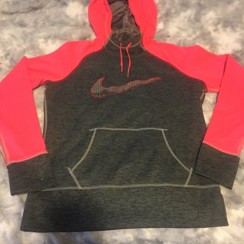 Nike thermal fit hoodie